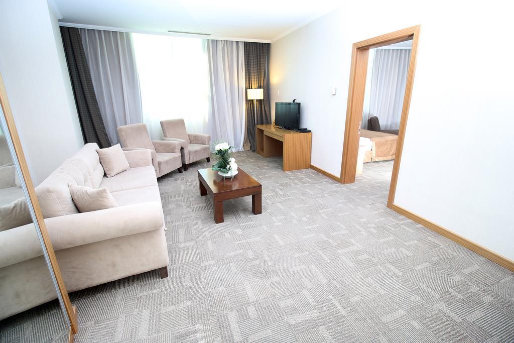 Boss Hotel Sincan Ngoại thất bức ảnh